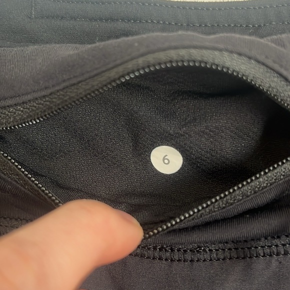 LULULEMON SPEED UP MID-RISE LINED SHORT 2.5” - Picture 3 of 3